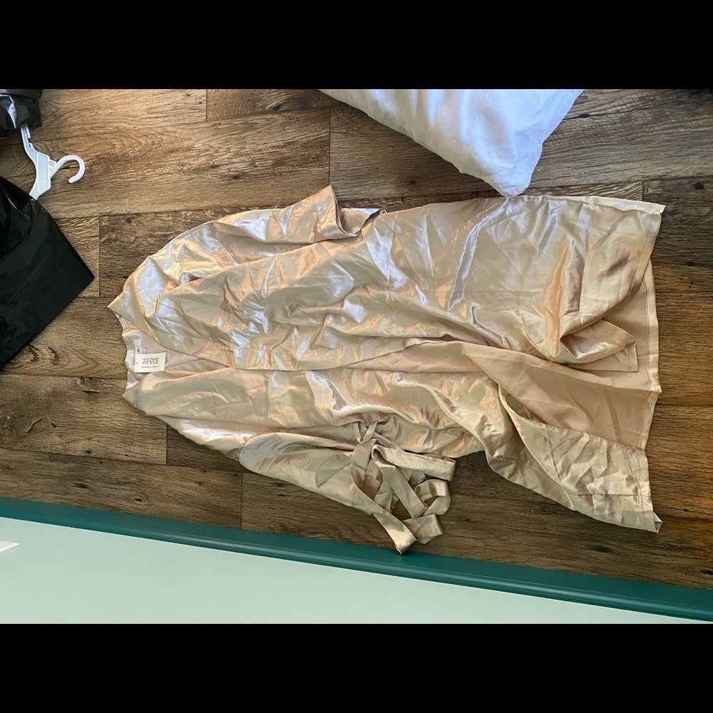 Southern Style NWT silk robe
